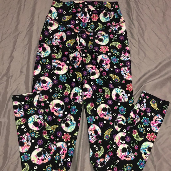 ABS2B sugar skull scrunch butt leggings - Picture 2 of 5